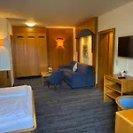 Gasthof-hotel Goldenes Schiff Engelhartszell