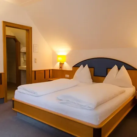 Gasthof-hotel Goldenes Schiff إنغليهارتزيل