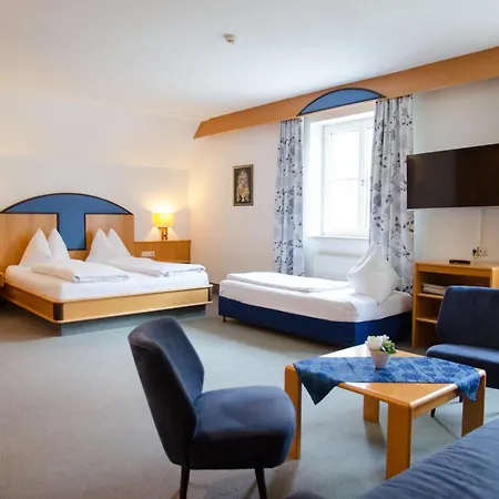Goldenes Schiff 3*