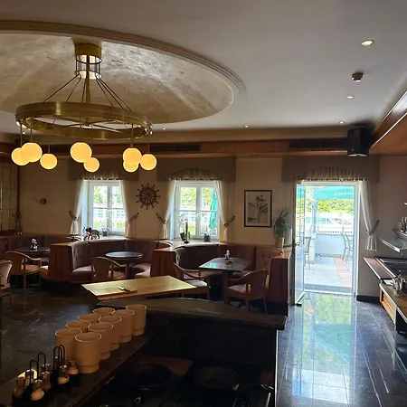 Gasthof-hotel Goldenes Schiff Hotell Engelhartszell