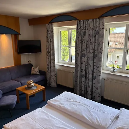 Gasthof-hotel Goldenes Schiff إنغليهارتزيل