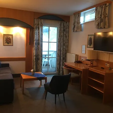 Gasthof-hotel Goldenes Schiff 3* إنغليهارتزيل