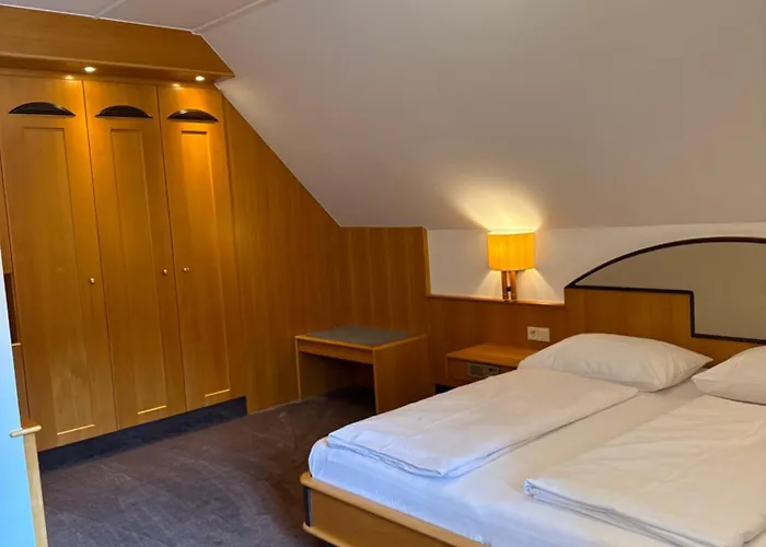 Gasthof-hotel Goldenes Schiff Engelhartszell