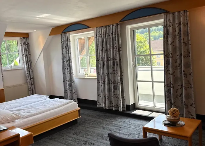 Gasthof-hotel Goldenes Schiff Engelhartszell