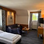 Gasthof-hotel Goldenes Schiff מלון אנגלהרטצל