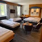 Gasthof-hotel Goldenes Schiff מלון 3*