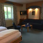 Gasthof-hotel Goldenes Schiff מלון