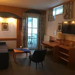 Gasthof-hotel Goldenes Schiff 3* אנגלהרטצל