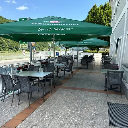 Gasthof-hotel Goldenes Schiff אנגלהרטצל