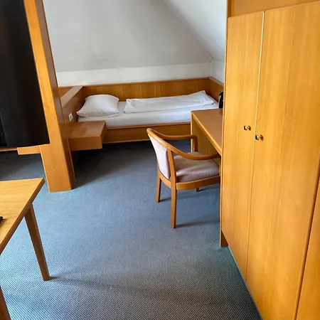 Gasthof-hotel Goldenes Schiff מלון 3*