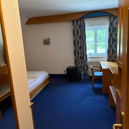 מלון Gasthof-hotel Goldenes Schiff