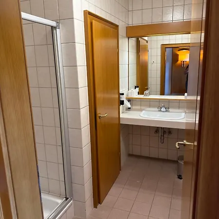 Gasthof-hotel Goldenes Schiff מלון